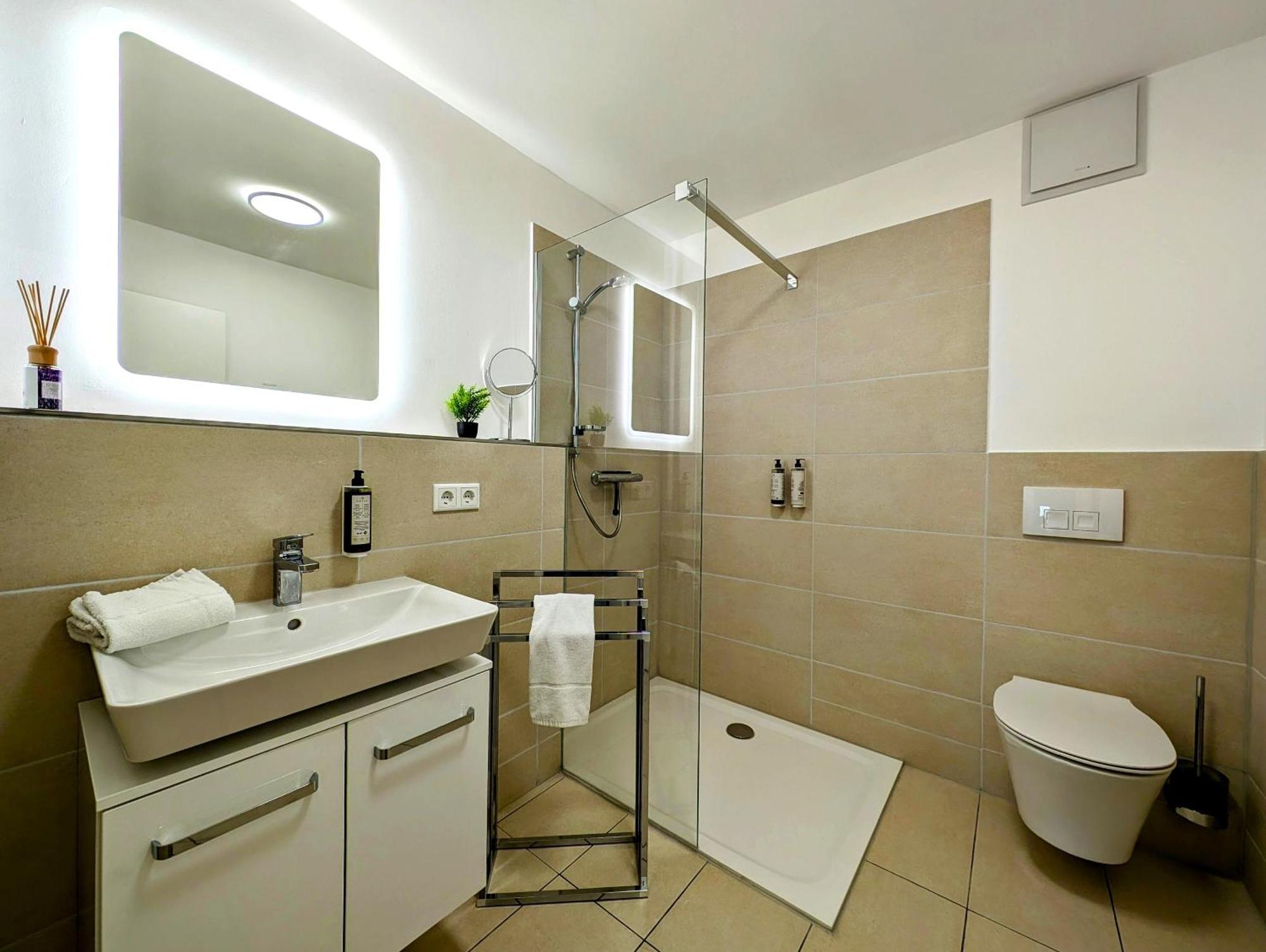 Bohnapartments - Nordkap-Suiten - Gratis Parkplatz - Moderner Neubau - Erdgeschoss - Fussbodenheizung Эрфурт Экстерьер фото